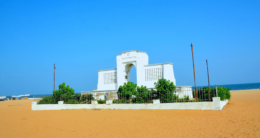 Enjoy a relaxing family day at Elliot's Beach with kid-friendly fun, tasty snacks, and serenity.